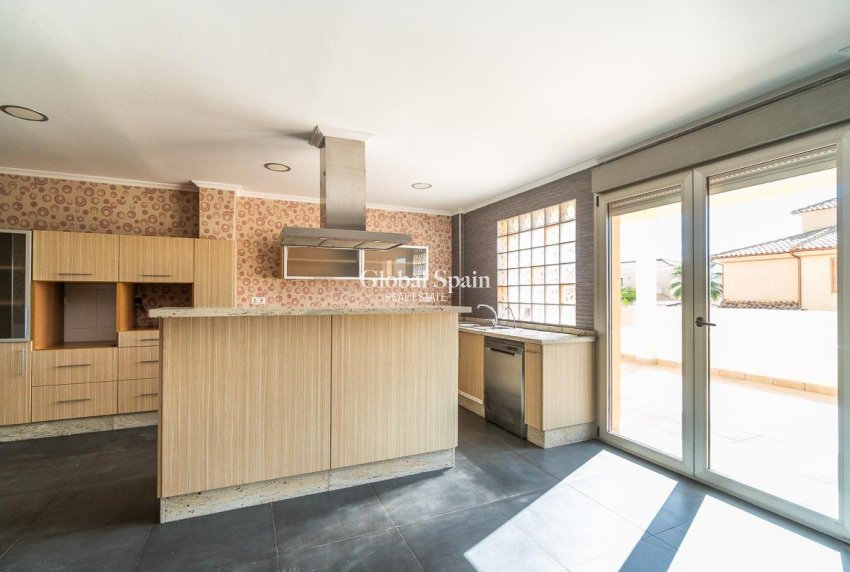 Revente - VILLA -
TORREVIEJA - Aguas nuevas 2
