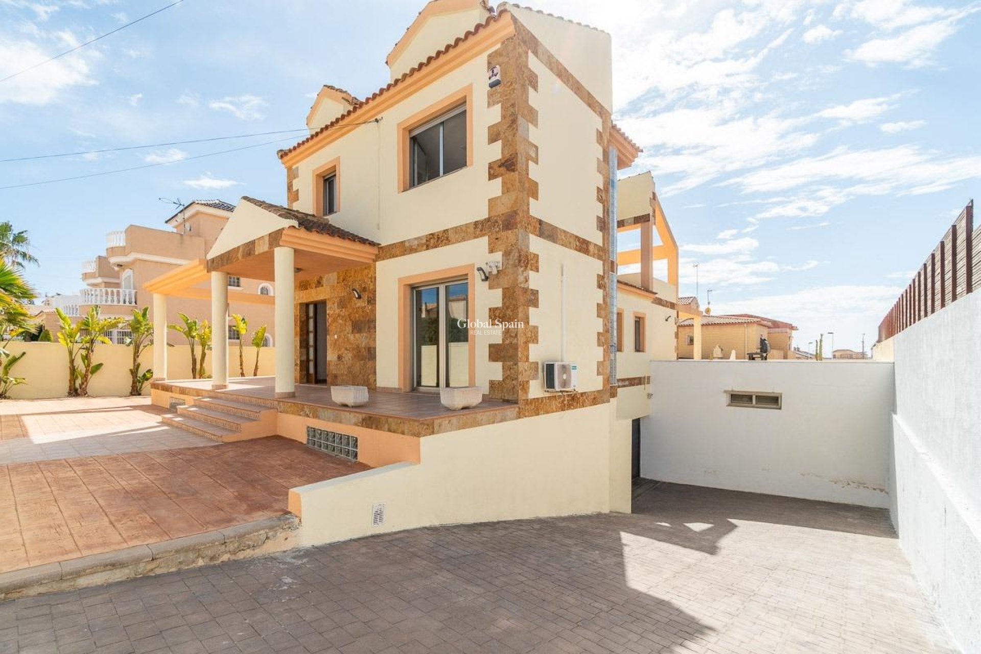 Revente - VILLA -
TORREVIEJA - Aguas nuevas 2