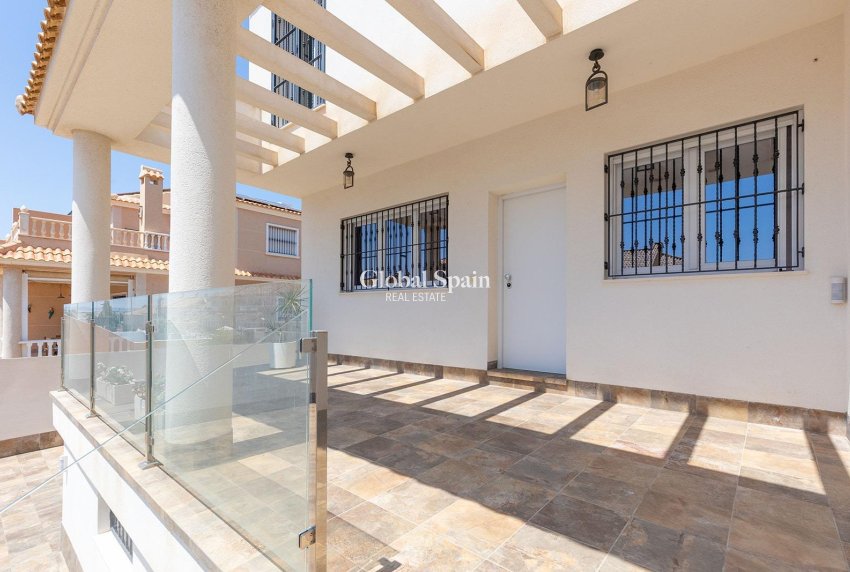 Revente - Villa -
TORREVIEJA - Aguas Nuevas