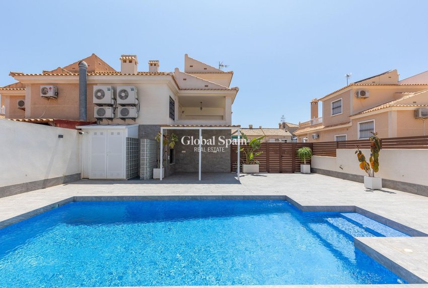 Revente - Villa -
TORREVIEJA - Aguas Nuevas