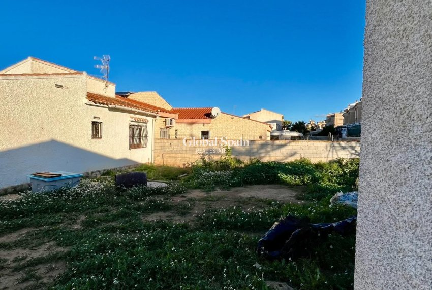 Revente - VILLA -
TORREVIEJA - Aguas Nuevas