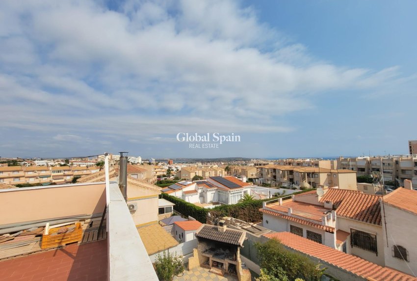 Revente - VILLA -
TORREVIEJA - Aguas Nuevas