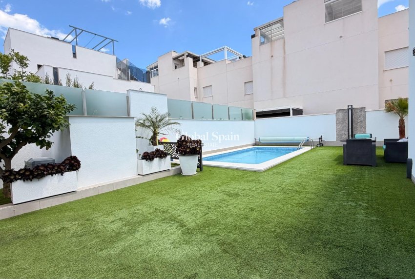 Revente - VILLA -
TORREVIEJA - Aguas Nuevas