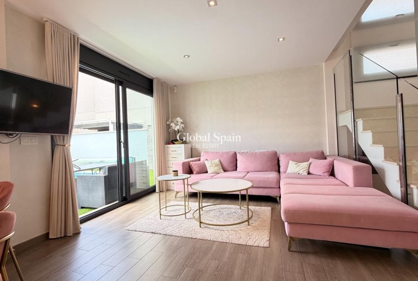 Revente - VILLA -
TORREVIEJA - Aguas Nuevas