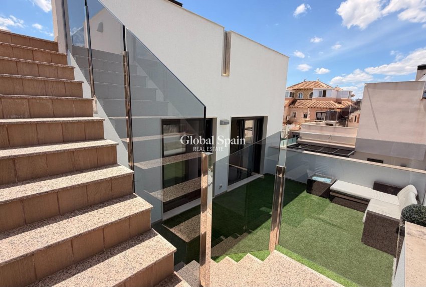 Revente - VILLA -
TORREVIEJA - Aguas Nuevas