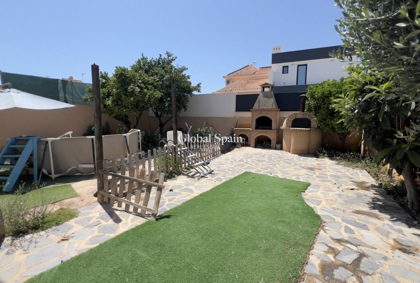 Revente - VILLA -
TORREVIEJA - Aguas Nuevas