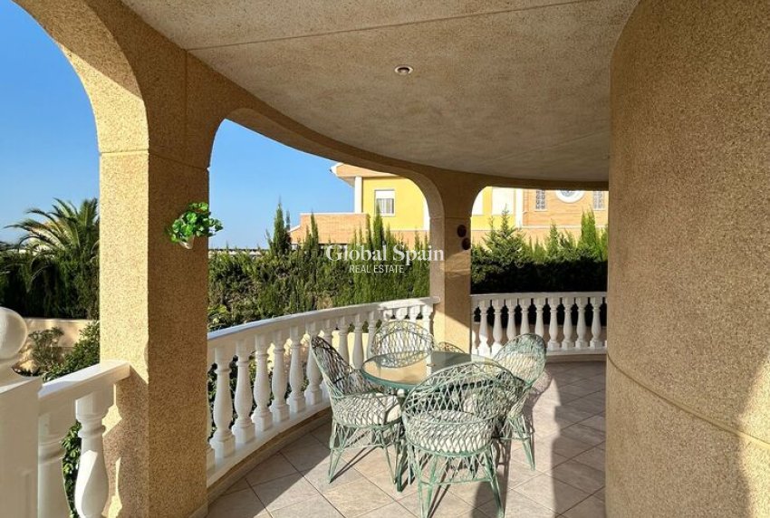 Revente - VILLA -
TORREVIEJA - Aguas Nuevas