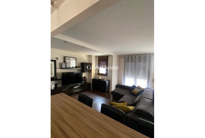 Revente - VILLA -
TORREVIEJA - Centro - Muelle Pesquero