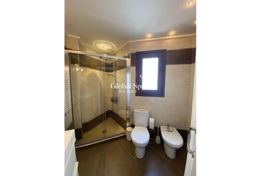 Revente - VILLA -
TORREVIEJA - Centro - Muelle Pesquero