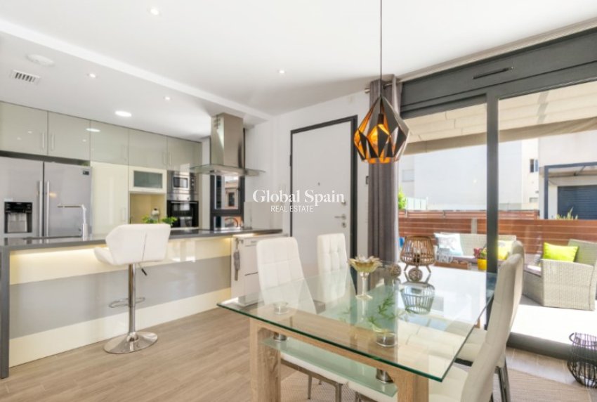 Revente - VILLA -
TORREVIEJA - Costa Blanca