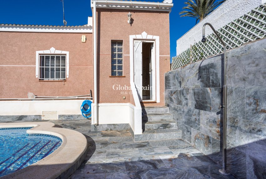 Revente - VILLA -
TORREVIEJA - Costa Blanca