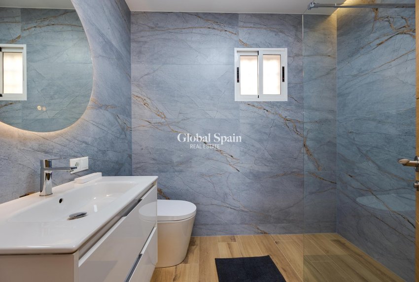 Revente - VILLA -
TORREVIEJA - Costa Blanca