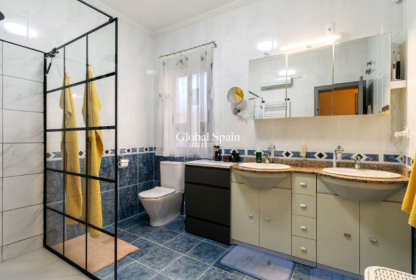 Revente - VILLA -
TORREVIEJA - Costa Blanca