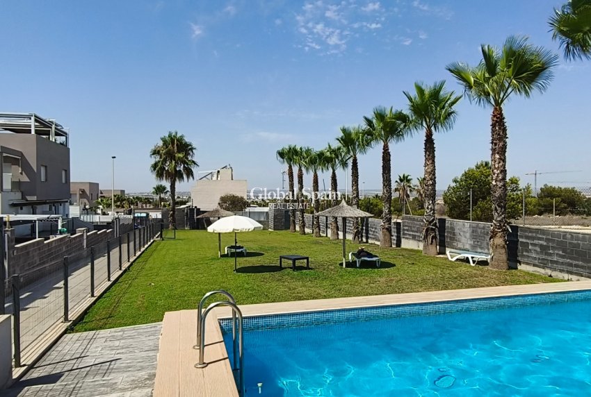 Revente - VILLA -
TORREVIEJA - Costa Blanca