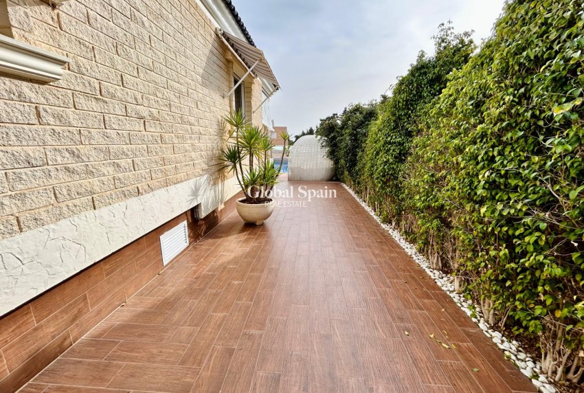 Revente - VILLA -
TORREVIEJA - Costa Blanca