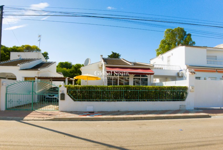 Revente - VILLA -
TORREVIEJA - Costa Blanca