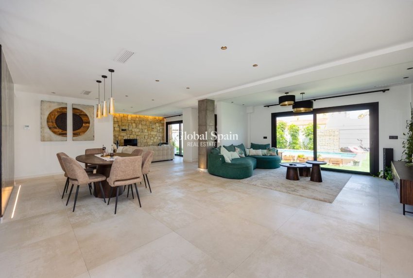 Revente - VILLA -
TORREVIEJA - Costa Blanca