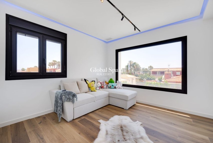 Revente - VILLA -
TORREVIEJA - Costa Blanca