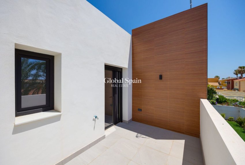 Revente - VILLA -
TORREVIEJA - Costa Blanca