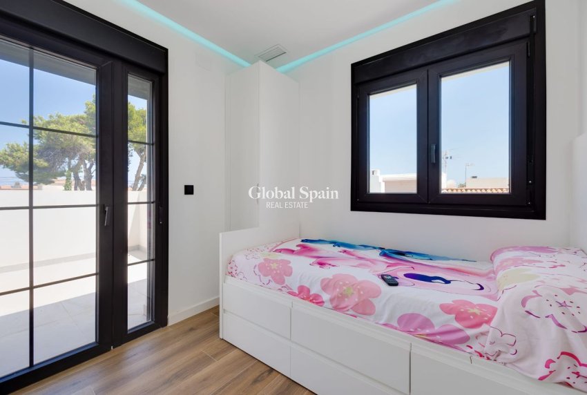 Revente - VILLA -
TORREVIEJA - Costa Blanca