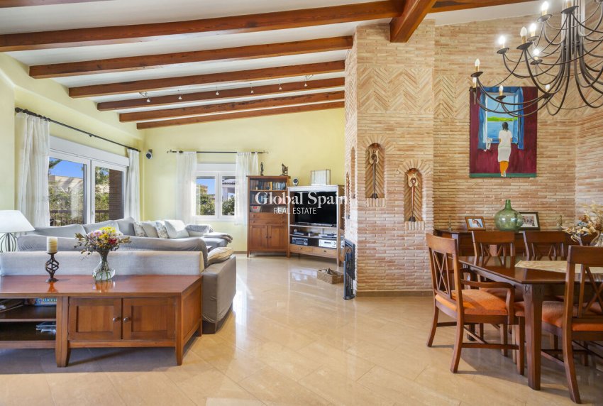 Revente - VILLA -
TORREVIEJA - Costa Blanca