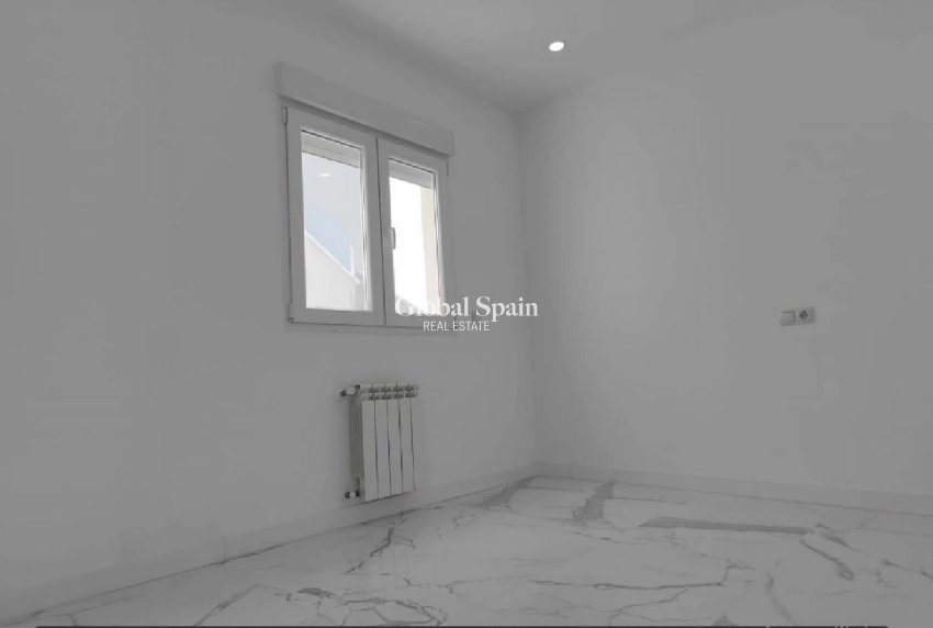 Revente - VILLA -
TORREVIEJA - Costa Blanca