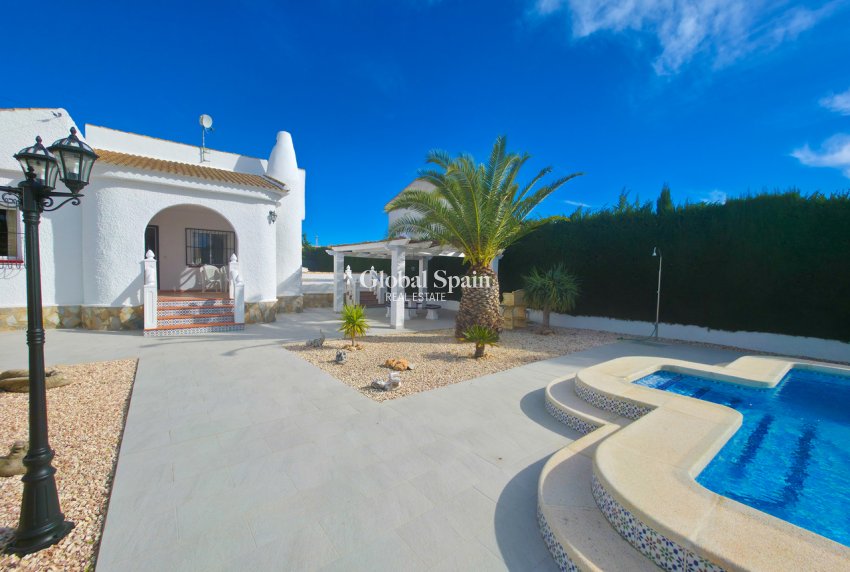 Revente - VILLA -
TORREVIEJA - Costa Blanca