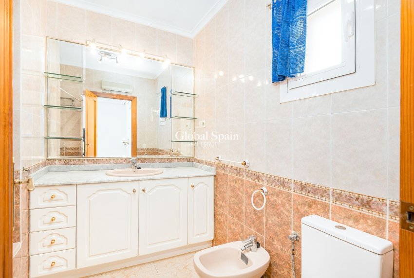 Revente - VILLA -
TORREVIEJA - Costa Blanca