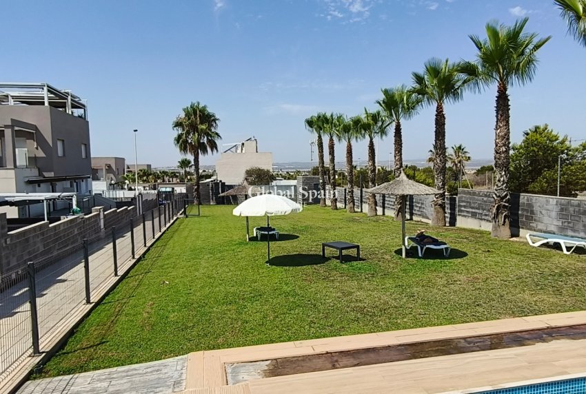 Revente - VILLA -
TORREVIEJA - Costa Blanca