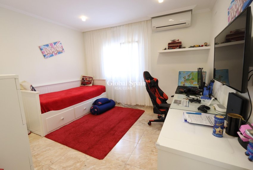 Revente - VILLA -
TORREVIEJA - Costa Blanca