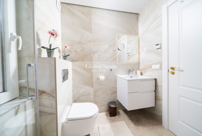 Revente - VILLA -
TORREVIEJA - Costa Blanca