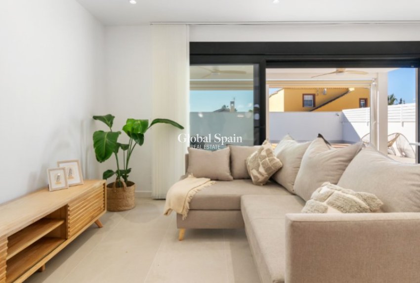 Revente - VILLA -
TORREVIEJA - Costa Blanca