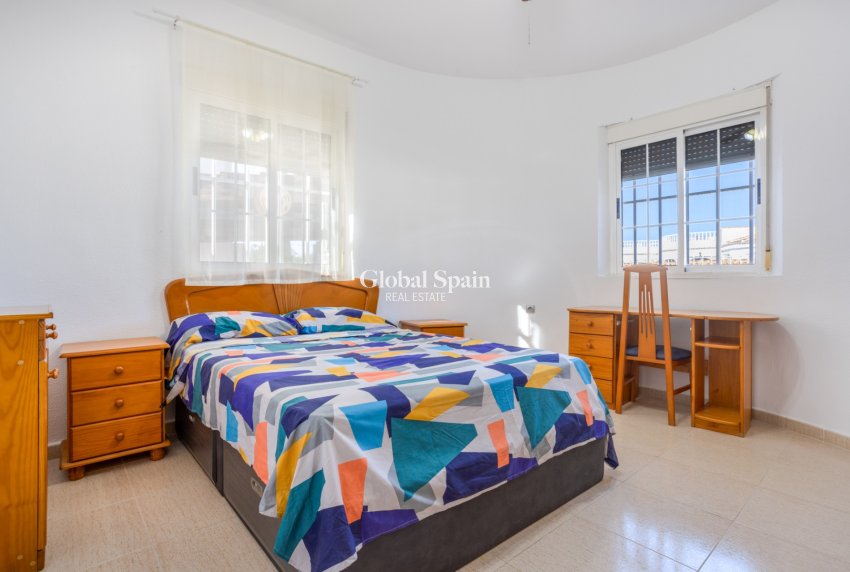 Revente - VILLA -
TORREVIEJA - Costa Blanca