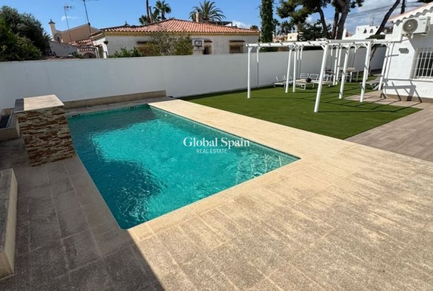 Revente - VILLA -
TORREVIEJA - Costa Blanca