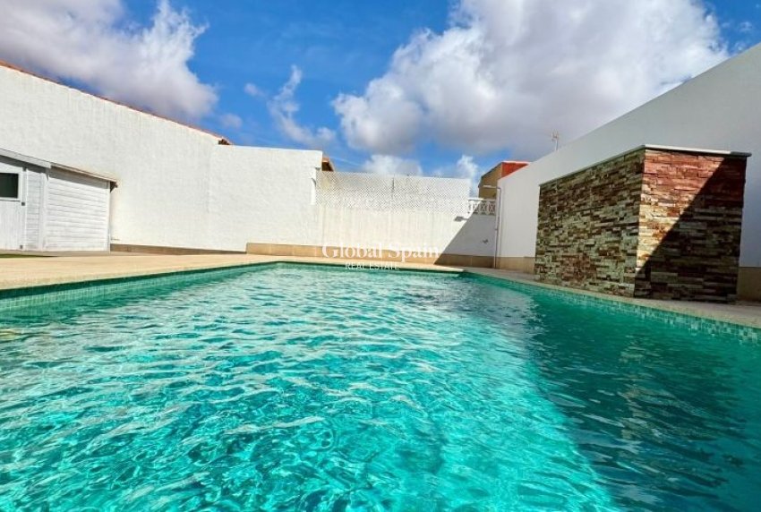 Revente - VILLA -
TORREVIEJA - Costa Blanca