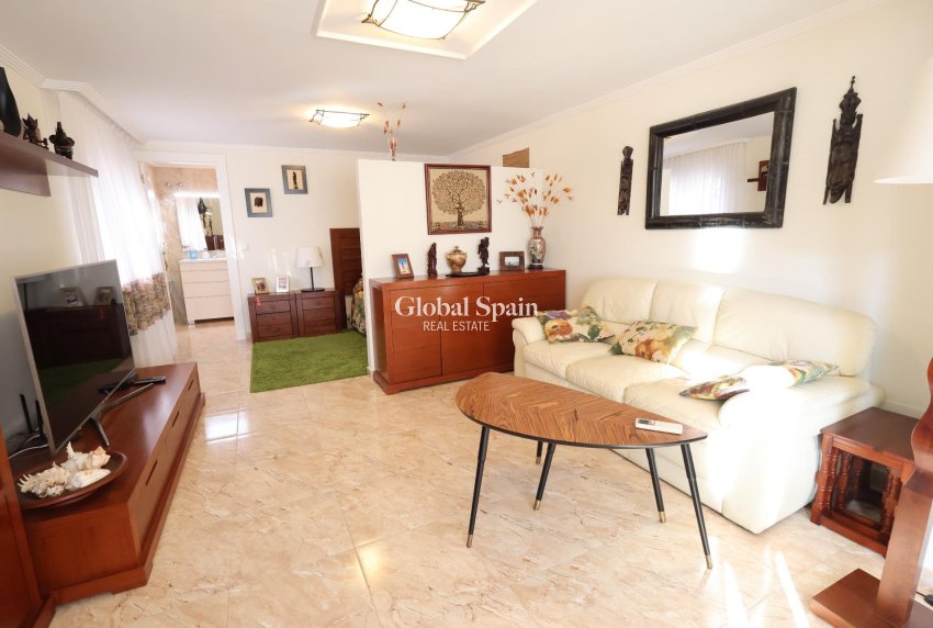 Revente - VILLA -
TORREVIEJA - Costa Blanca