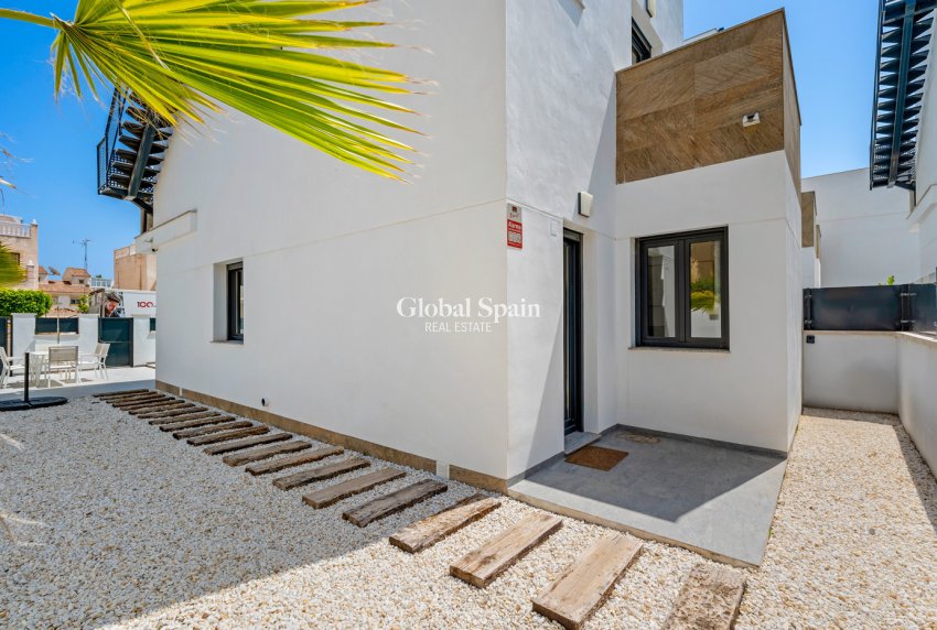 Revente - VILLA -
TORREVIEJA - Costa Blanca