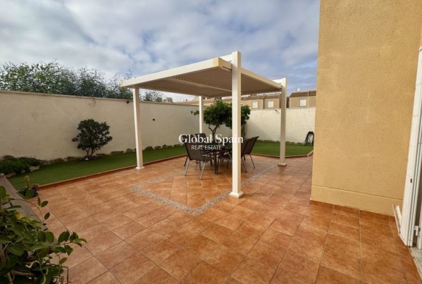 Revente - VILLA -
TORREVIEJA - Costa Blanca
