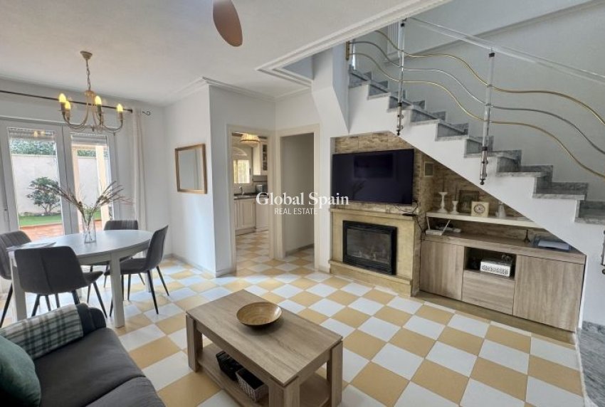 Revente - VILLA -
TORREVIEJA - Costa Blanca