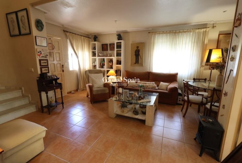 Revente - VILLA -
TORREVIEJA - Costa Blanca