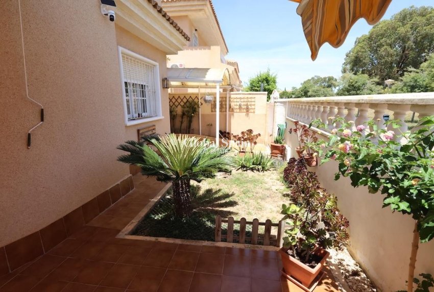 Revente - VILLA -
TORREVIEJA - Costa Blanca