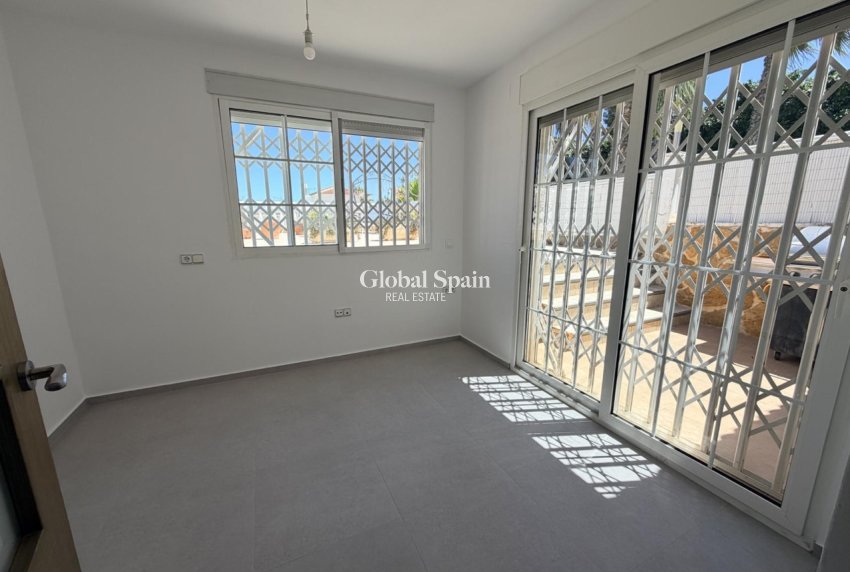 Revente - VILLA -
TORREVIEJA - Costa Blanca