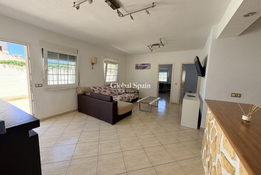 Revente - VILLA -
TORREVIEJA - Costa Blanca