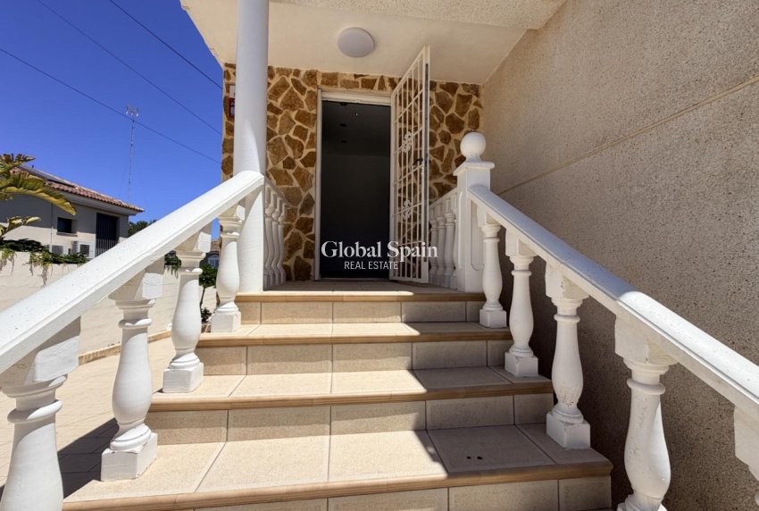 Revente - VILLA -
TORREVIEJA - Costa Blanca