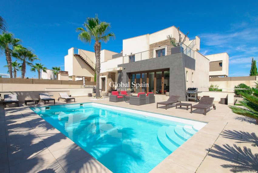 Revente - VILLA -
TORREVIEJA - Costa Blanca
