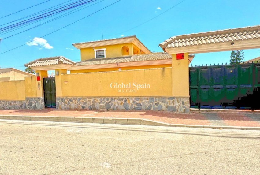 Revente - VILLA -
TORREVIEJA - Costa Blanca