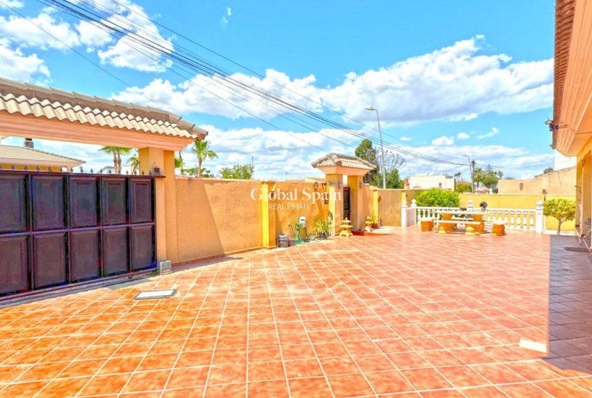 Revente - VILLA -
TORREVIEJA - Costa Blanca