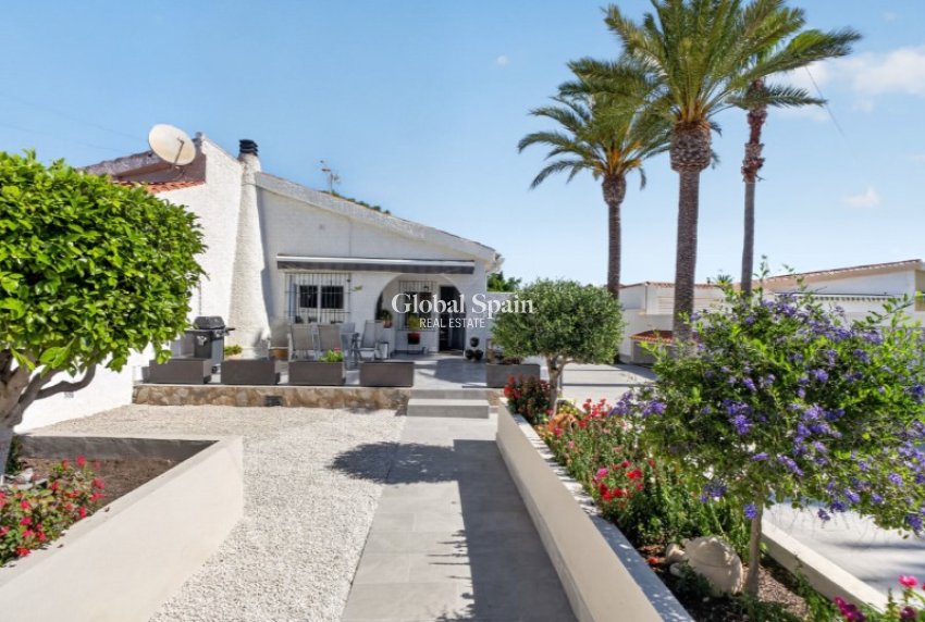 Revente - VILLA -
TORREVIEJA - Costa Blanca