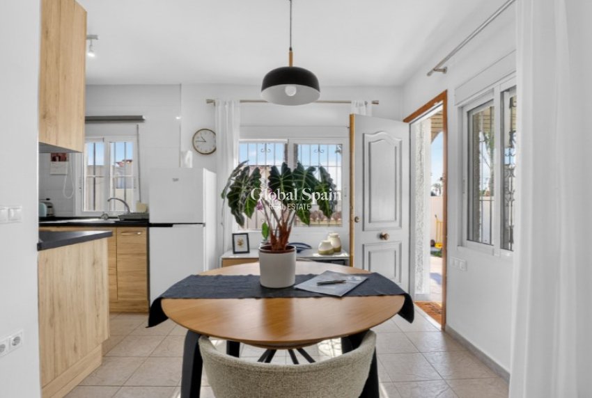Revente - VILLA -
TORREVIEJA - Costa Blanca