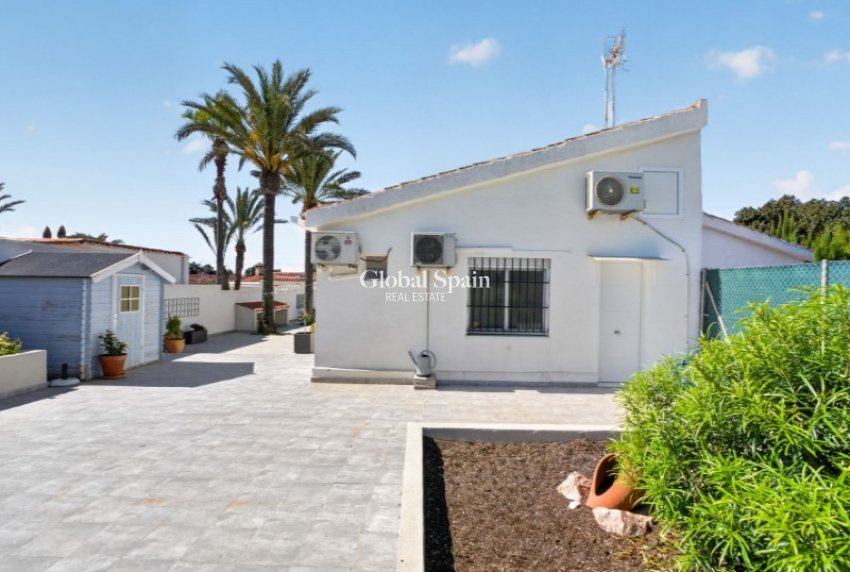 Revente - VILLA -
TORREVIEJA - Costa Blanca